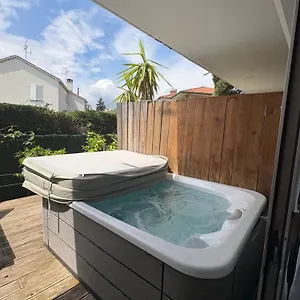 Hotel Sable Et Soleil - Port, Et Jacuzzi Prive, Frejus